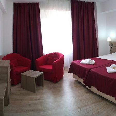 Hotel Otopeni Quarto foto