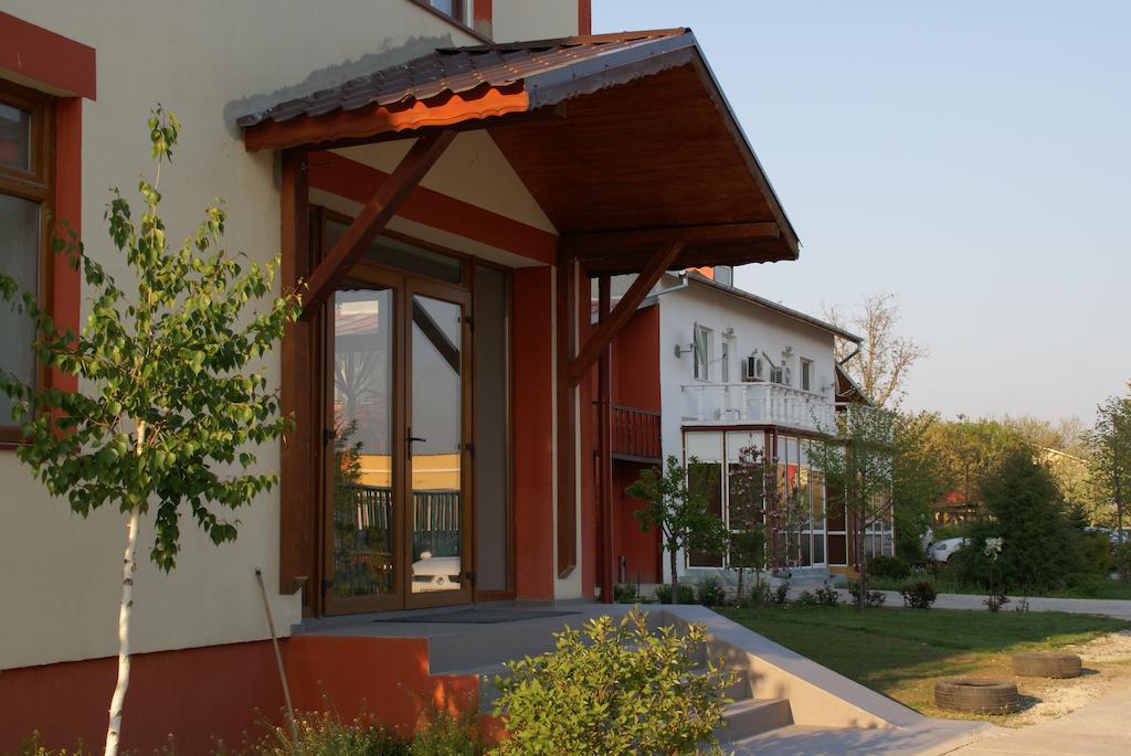 Hotel Otopeni Exterior foto