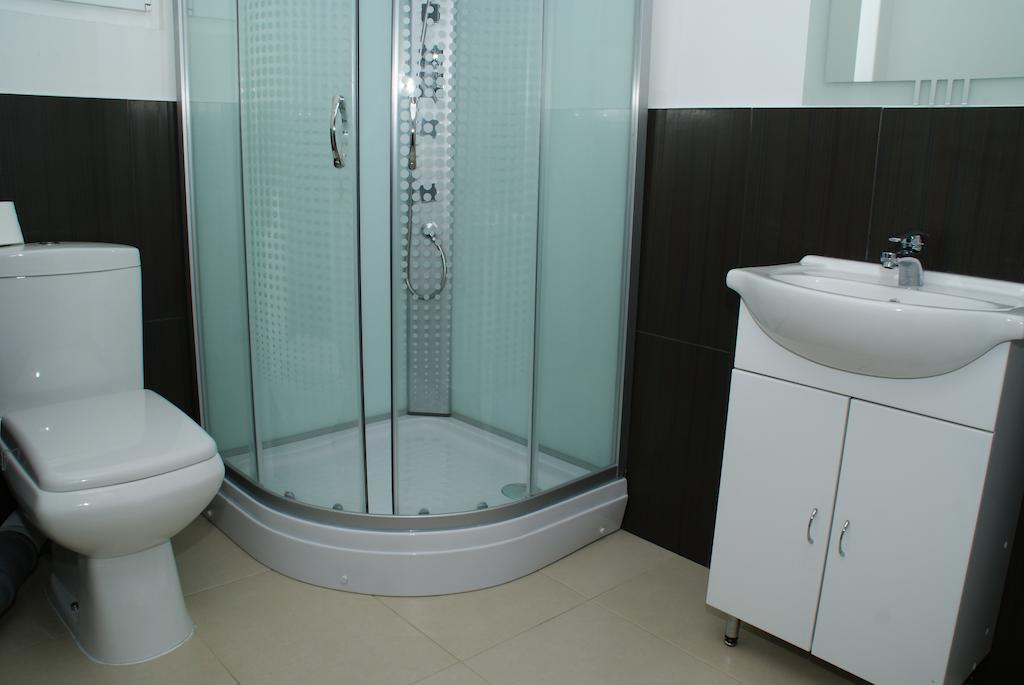 Hotel Otopeni Quarto foto